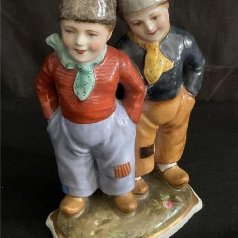 Vintage Porcelain Capodimonte Figurine Two Mischievous Boys Hats Scarves Italy